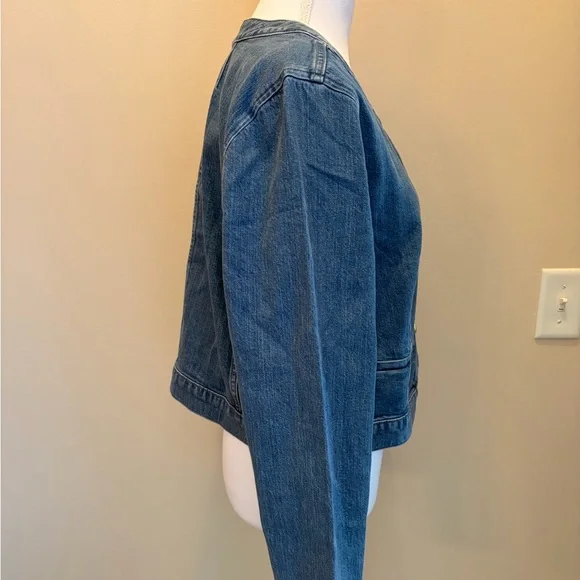 #115 NWT. J. Crew Blue Women's Denim Jean Jacket. - Picture 9 of 16